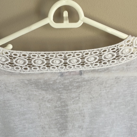 Crosby sheer white shirt with pretty neckline and clasp - Picture 7 of 8